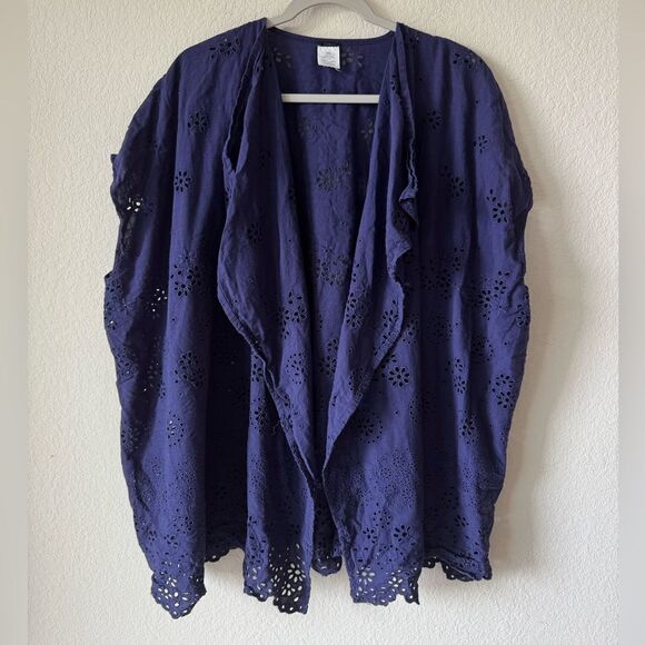 J.CREW Women’s Navy Blue Cotton Eyelet Poncho Cover Up S/M 100% Cotton Beach - Picture 2 of 5
